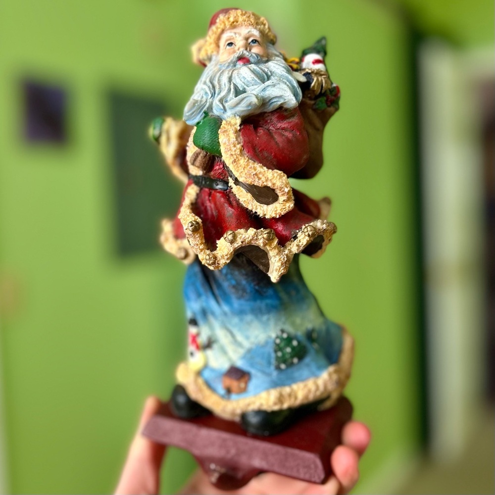 Vintage 3D Textured Christmas Rustic Santa Fireplace Decor Hanging Stocking Hook - Picture 8 of 12